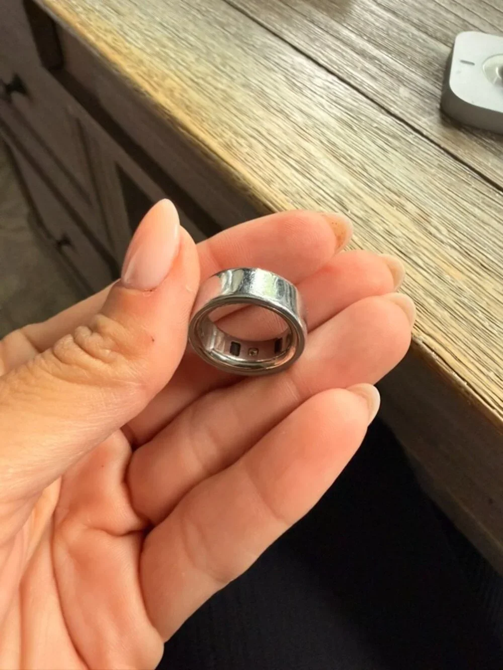 Oura Ring Generation 4 Size 6 Silver + Charger + Cable